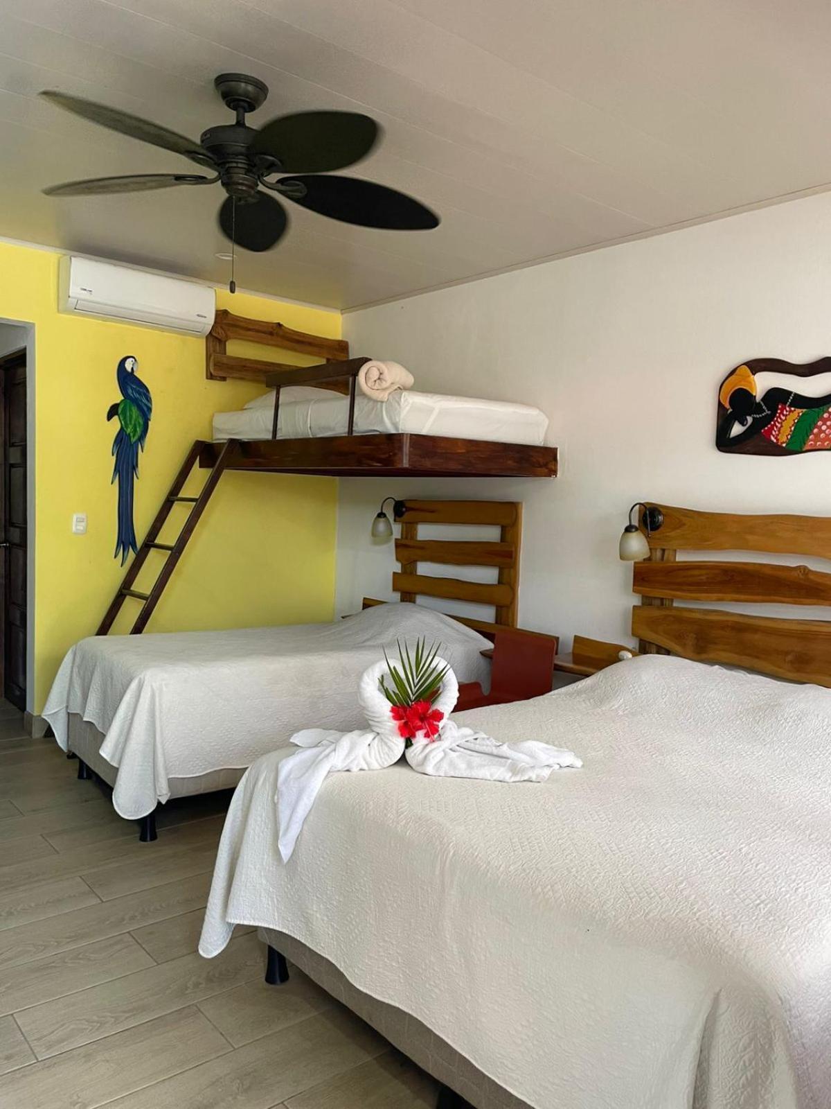 Cabinas El Colibri Puerto Carrillo Kültér fotó